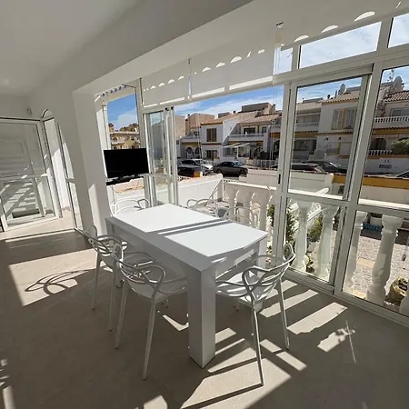 Apartmán Moderno Y Lujoso De 3 En Gran Alacant, Alicante *